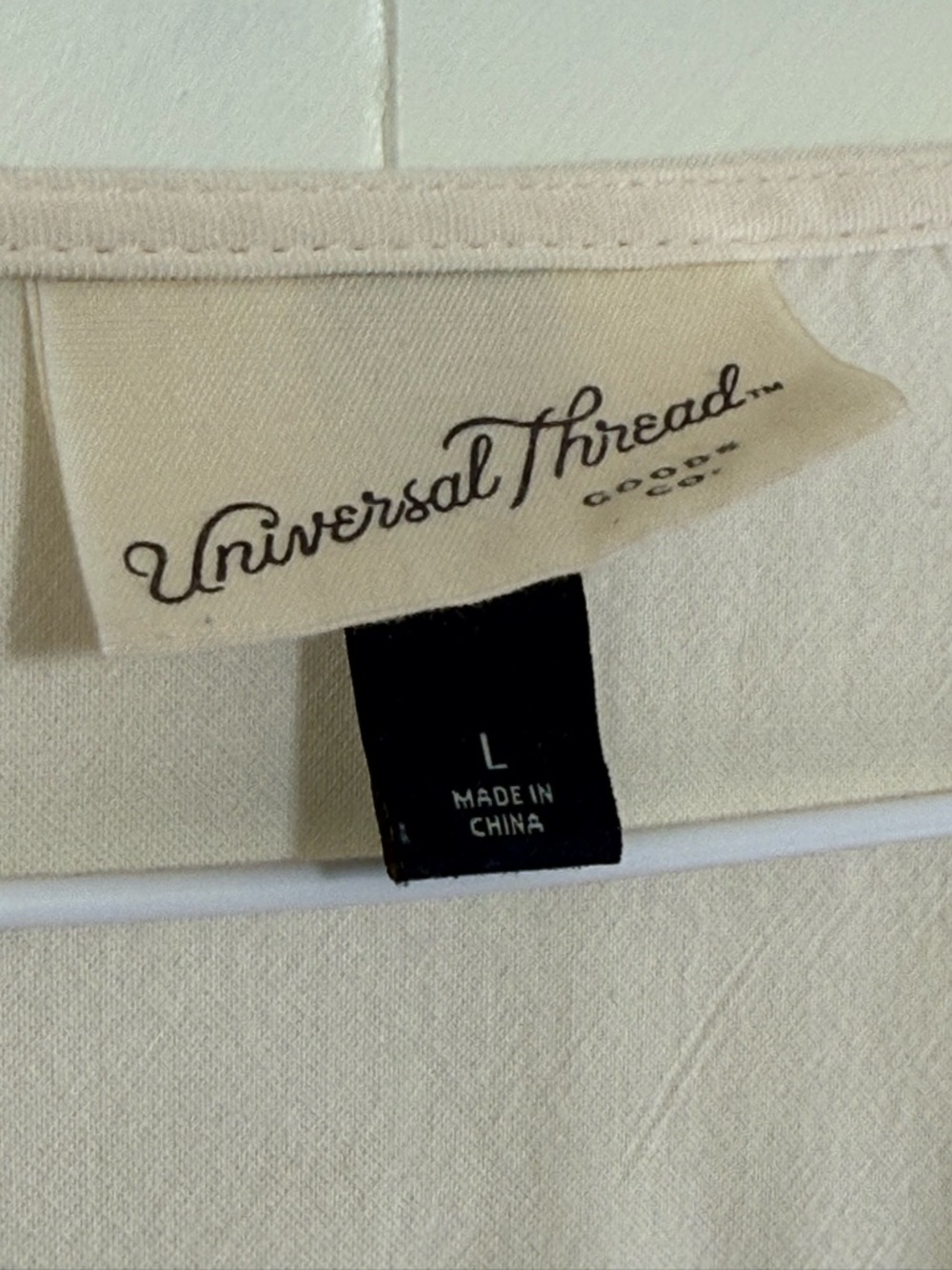 Universal Thread Cream Ruffle V Neck Button Front Blouse Size L - Picture 5 of 11